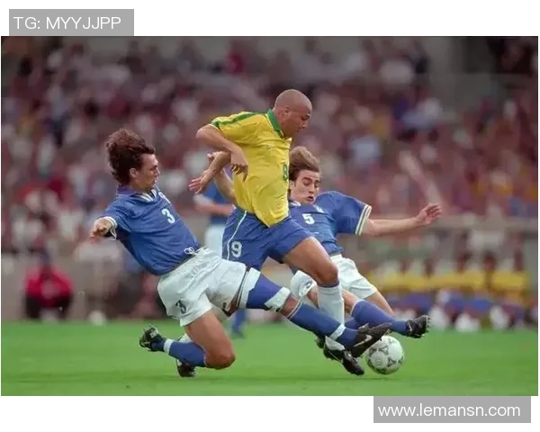 模仿足球明星出场仪式的创意活动与精彩瞬间分享