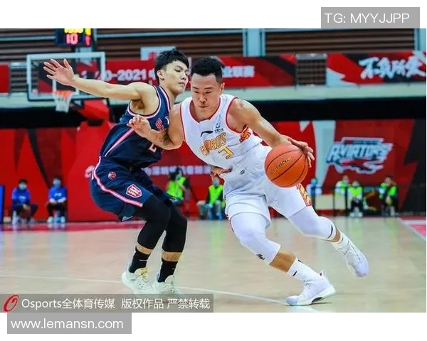 赛后分析：深圳篮球队与武汉篮球队的比赛节奏与战术对比解析