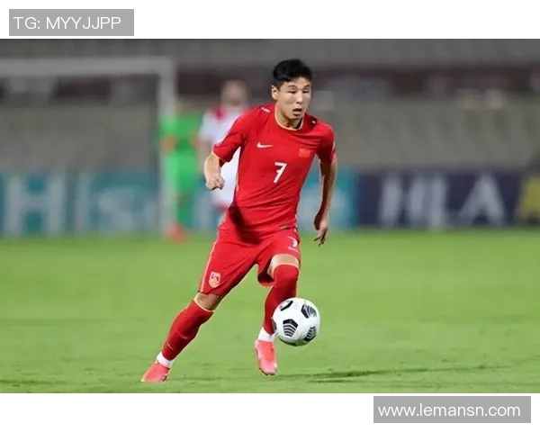 顶级足球明星的品行与职业道德对青少年球员的影响与启示 顶级足球明星的品行与职业道德对青少年球员的影响与启示