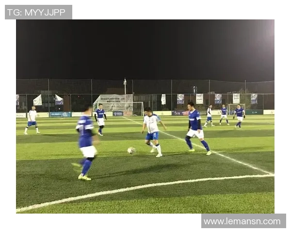 南京足球队运营全景解析:从管理模式到市场策略的深度剖析