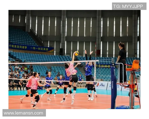 重庆排球队在总决赛中的灵活性展现与战术调整分析